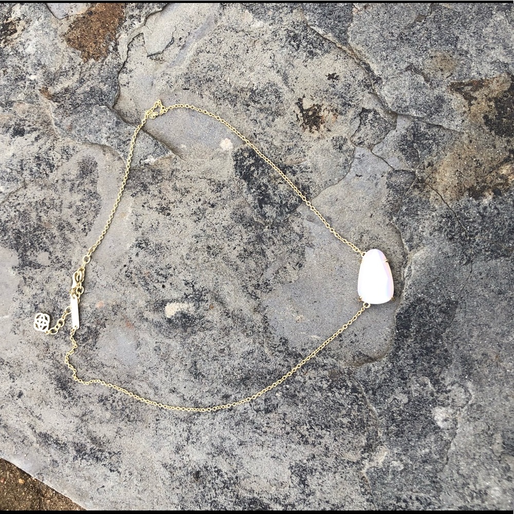 Kendra Scott necklace